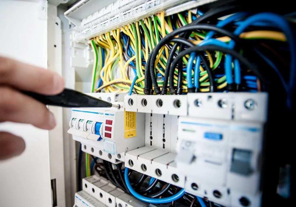 hacer instalacion electrica por el techo