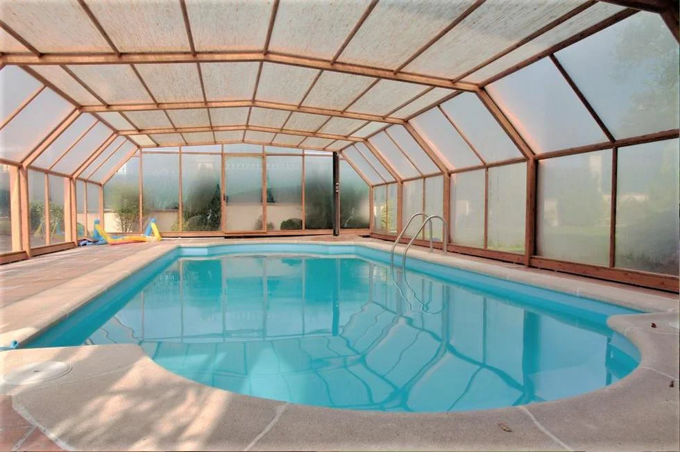 precio hacer una piscina climatizada